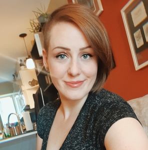 Meet your Posher, Emilee